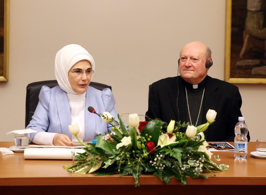 Emine Erdoğan’dan Vatikan’da konuştu
