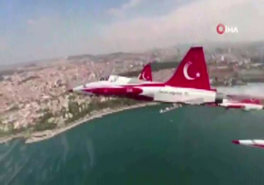 Milli Savunma Bakanlığı Türk Yıldızları’nın kokpit görüntülerini paylaştı