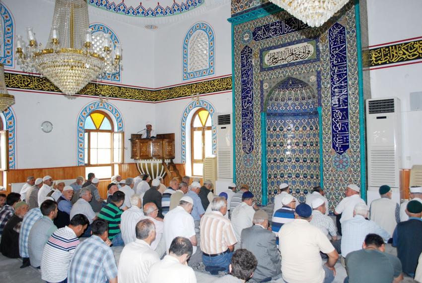 Ramazan'ın ilk cumasında Bursalılar camilere akın etti