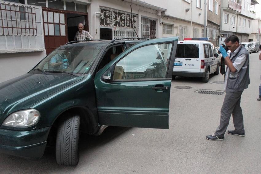Bursa'da kapıları açık unutulan araçta hırsızlık