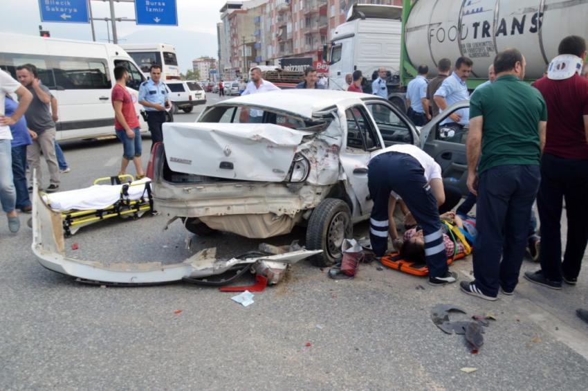 Bursa'da TIR dehşeti! 4 yaralı