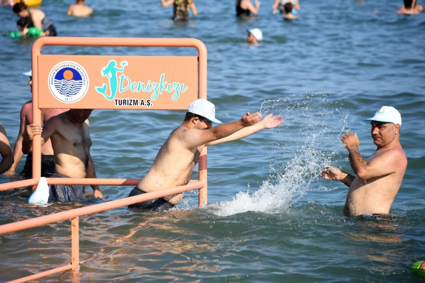 Engelli plajı, tüm Türkiye’den ilgi görüyor