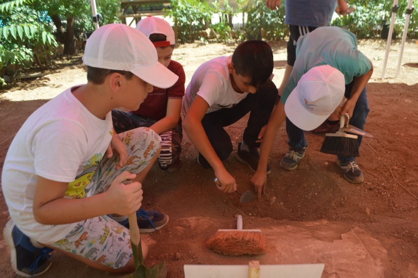Mardin’de çocuk arkeologlar iş başında