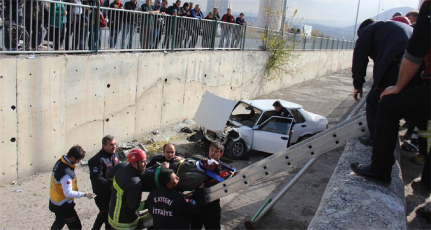 Kayseri'de otomobil kanala uçtu: 1 yaralı