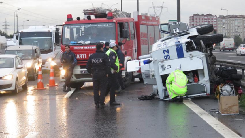 Zırhlı polis aracı kaza yaptı: 2 yaralı