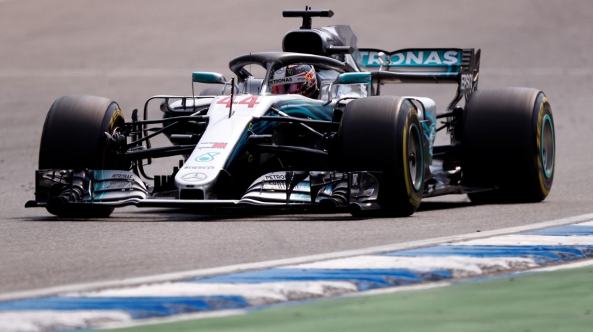Olaylı yarışın galibi Lewis Hamilton