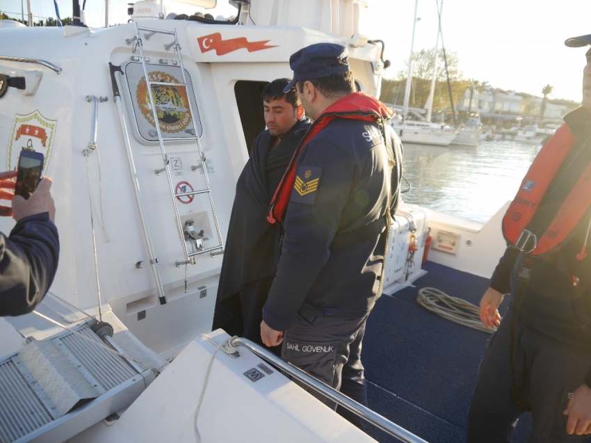 Ayvacık’da göçmen teknesi battı: 1’i bebek 4 ölü