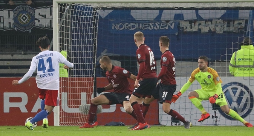 Hamburg, Berkay Özcan'ın golüyle tur atladı