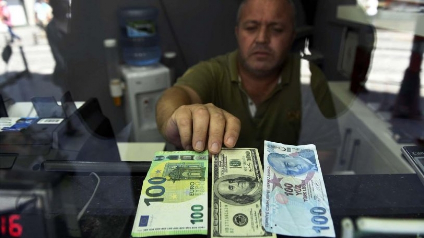 Faiz kararı beklenirken, euro ve dolar uçuşa geçti