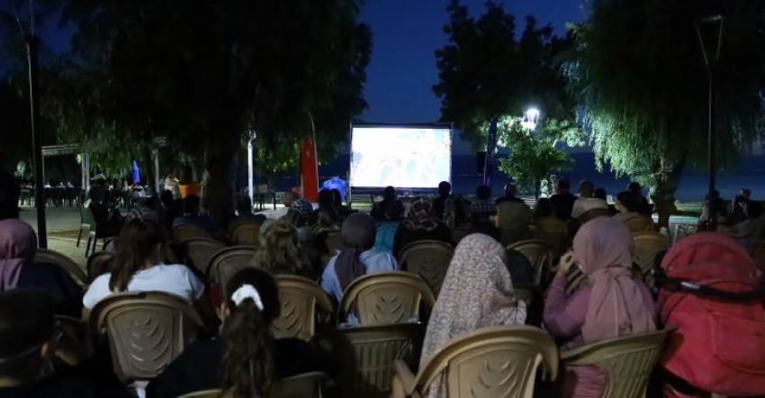 Bursa köylerinde sinema keyfi