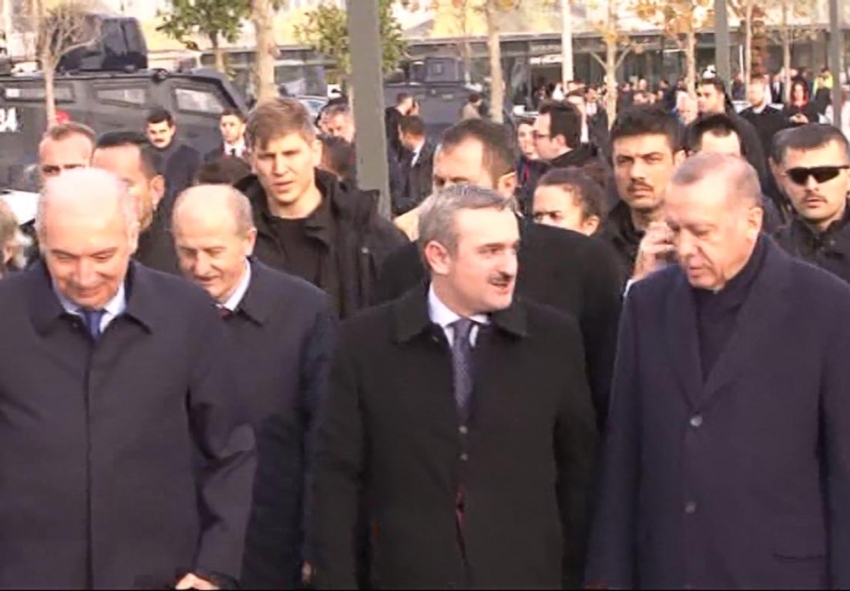 Erdoğan Başakşehir Merkez Camii’nde incelemelerde bulundu
