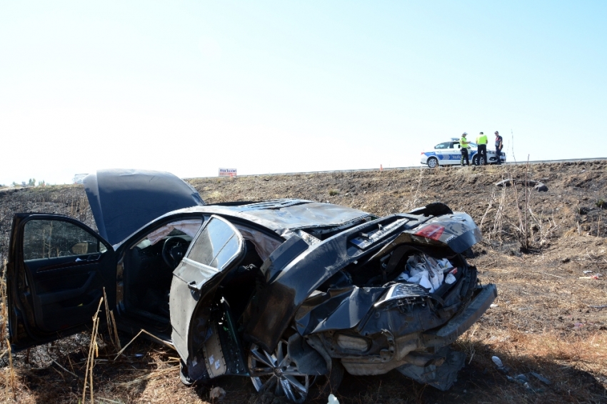 Başkan Vahap Seçer’in koruma aracı kaza yaptı: 3 yaralı
