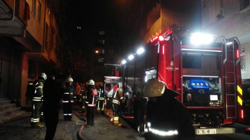 Tekstil atölyesinde yangın çıktı: Mahalleli sokağa döküldü