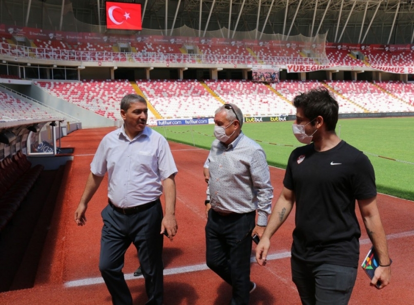 UEFA yetkilileri Sivas Yeni 4 Eylül Stadyumu’nu denetledi