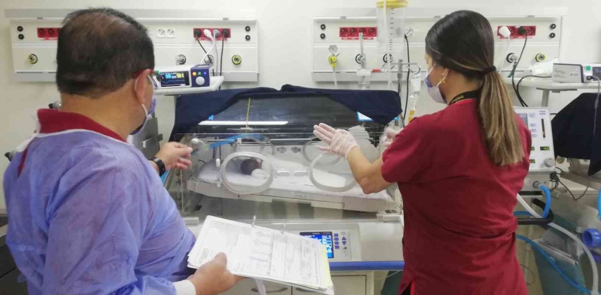Helikopter ambulansla getirilen 775 gramlık bebeğin tedavisi sürüyor
