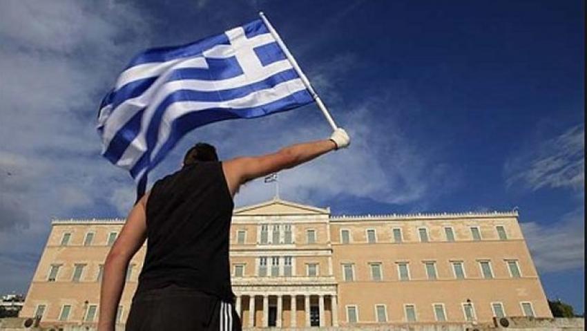Yunanistan'ın kaderi referanduma bağlı