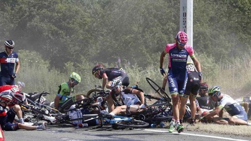 Fransa Bisiklet Turu'nda korkunç kaza!