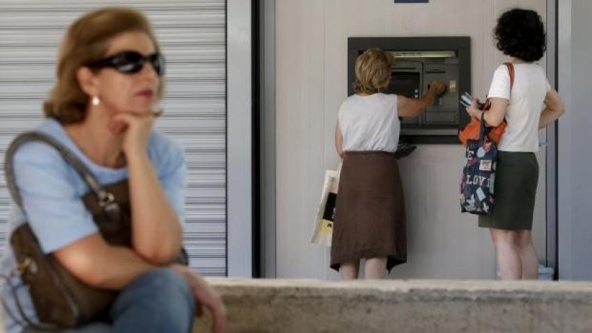 Komşuda bankalar iki gün daha kapalı kalacak