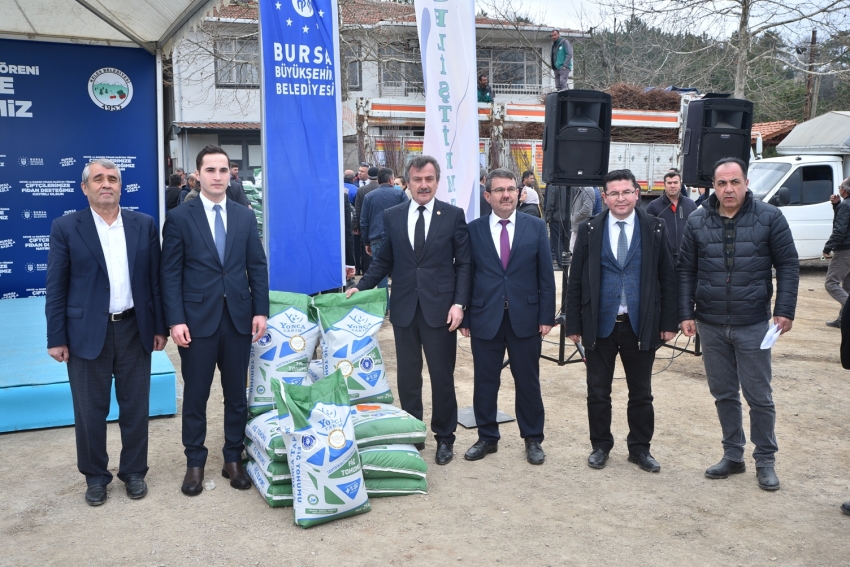 Bursa Büyükşehir'den üreticiye meyve fidanı ve yem tohumu desteği