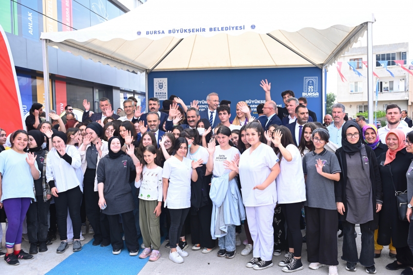 Bursa Vatan Gençlik Merkezi hizmete açıldı