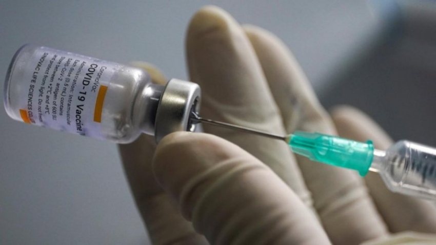 İki doz Sinovac aşısı olanlar için yeni karar