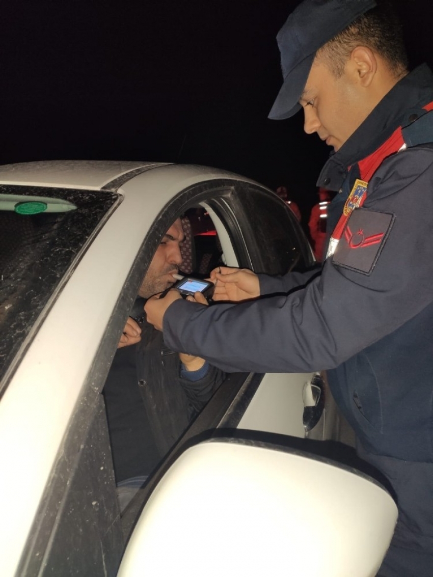 30 alkollü sürücüye 24 bin lira ceza kesildi