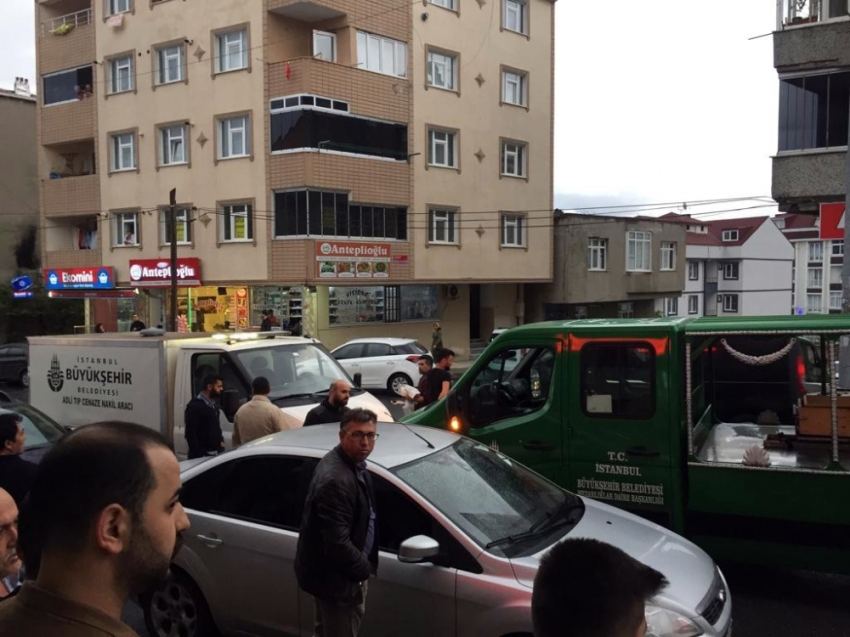 İstanbul’da bir evde dehşet: Ailesini katletti
