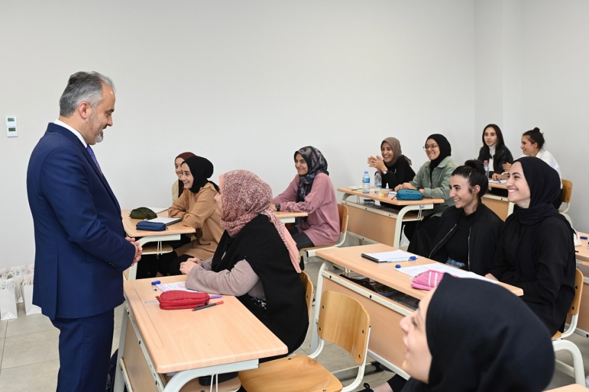 Bursa Büyükşehir'de öncelik eğitim 