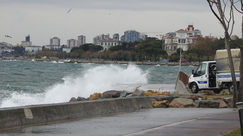 İstanbul’da deniz ulaşımına lodos engeli