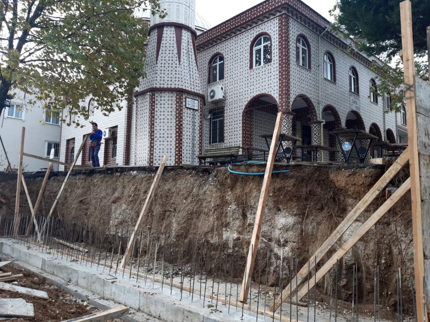Osmangazi Ayyıldız Camii yeni bir görünüme kavuşuyor