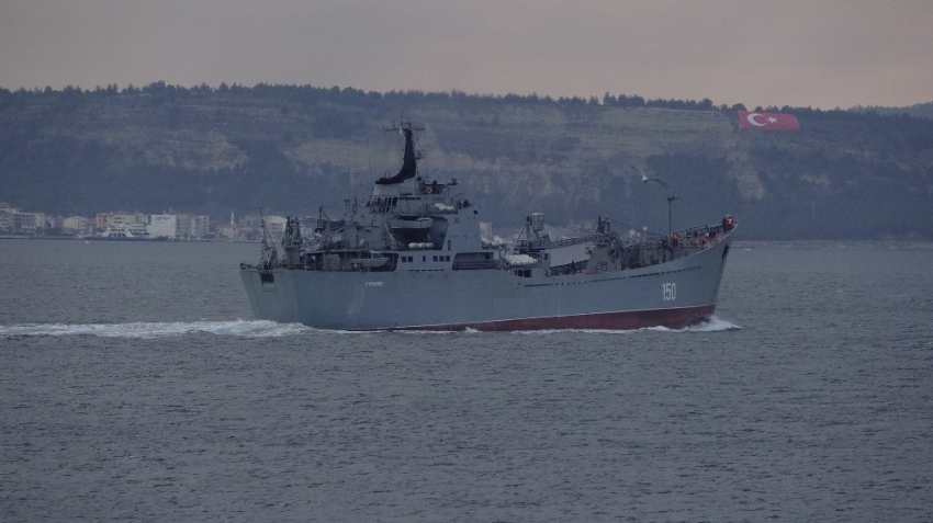 Rus savaş gemisi ‘Saratov’ boğazdan geçti