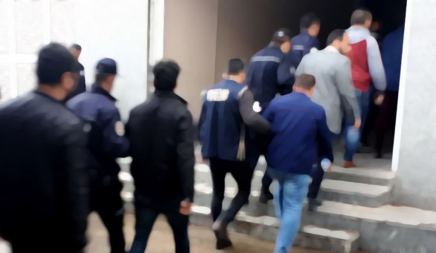 64 eski polise FETÖ’den gözaltı kararı