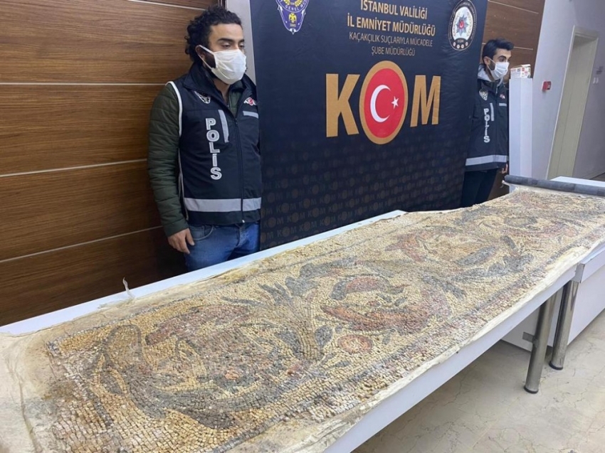 Roma dönemine ait 3 metre uzunluğunda mozaik ele geçirildi