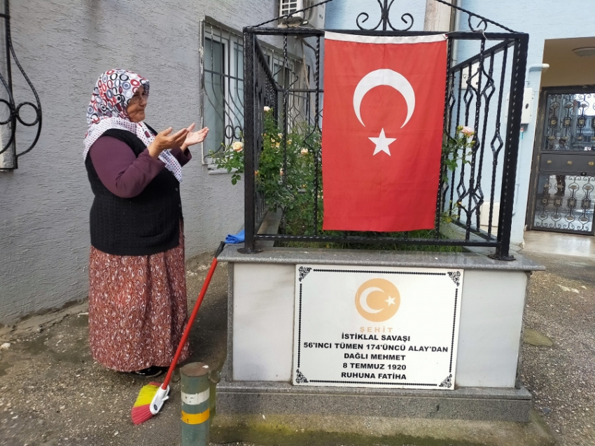 Bursa'da sıradışı şehitlik!