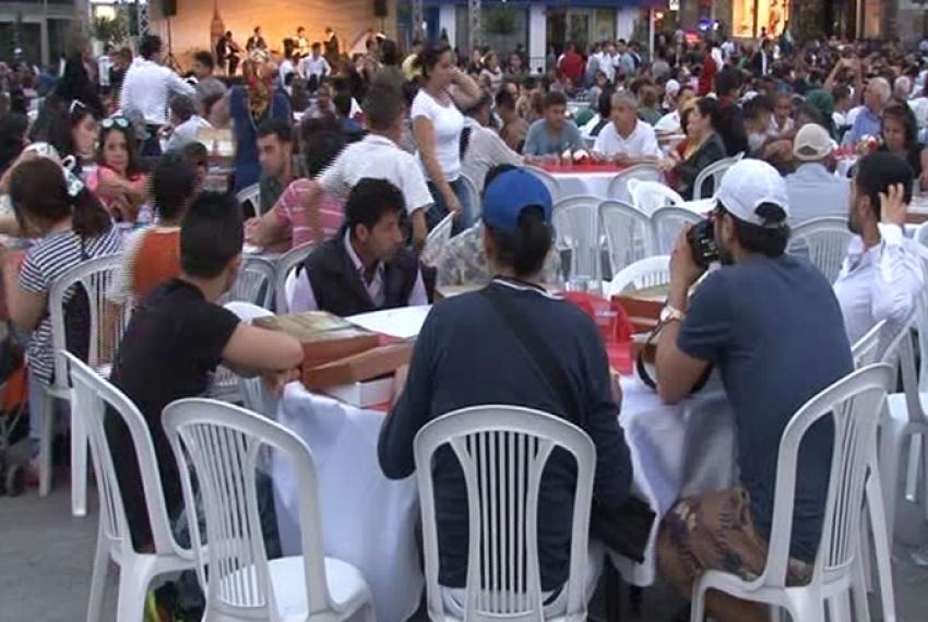 Taksim Meydanı’nda 3 bin kişiye iftar