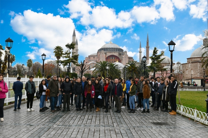 Öğrenciler uçağa atladı, Türkiye’yi gezdi