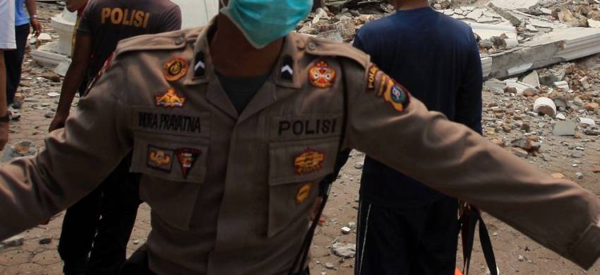 Endonezya’da uçak düştü: 13 ölü