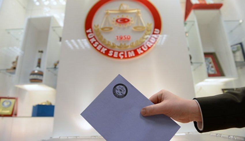 450 Bin Türk seçmen sandık başına gitti