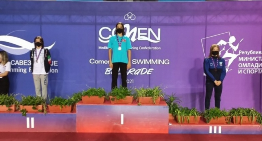 Milli yüzücü Talya Erdoğan, Sırbistan'da birinci