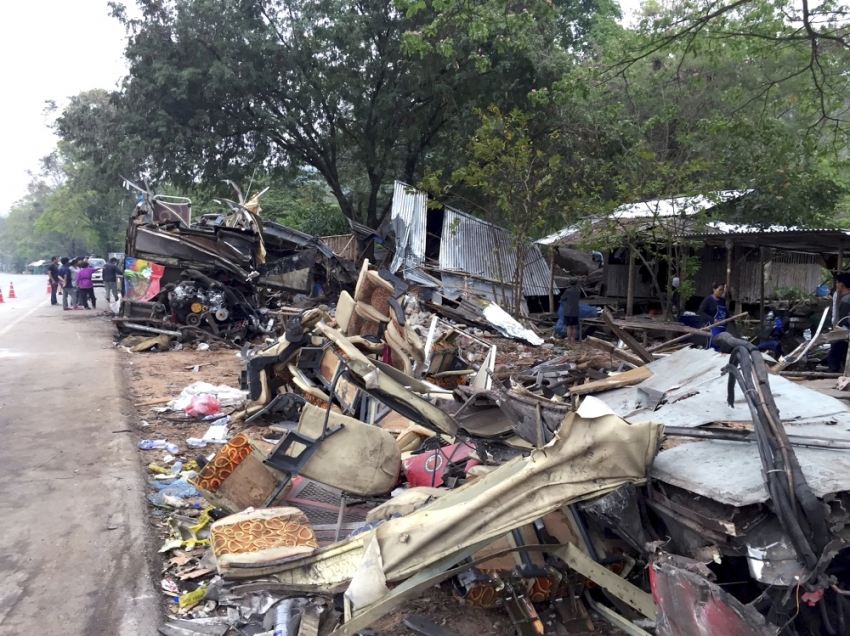 Tayland’da tur otobüsü kaza yaptı: 18 ölü, 33 yaralı