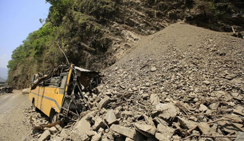 Nepal'de toprak kayması