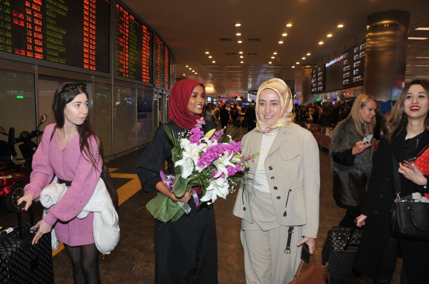Dünyaca ünlü top model Halima Aden Türkiye’de