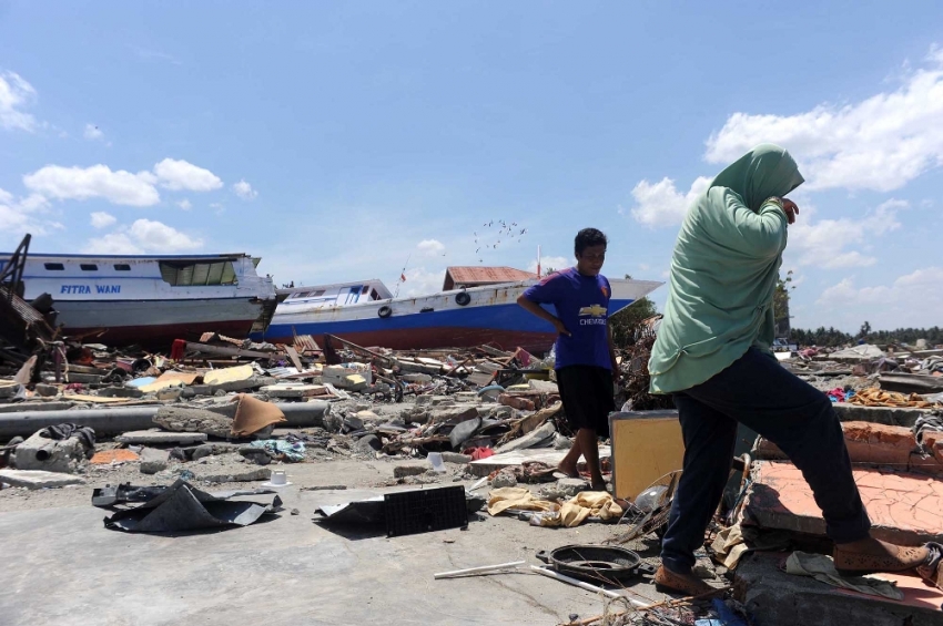 Endonezya’da felaketin bilançosu artıyor