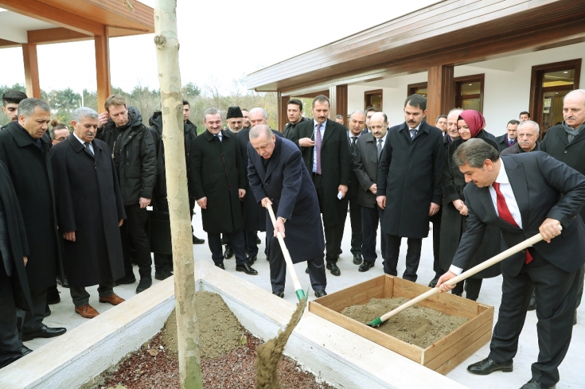Erdoğan, 15 Temmuz Millet Bahçesini gezdi
