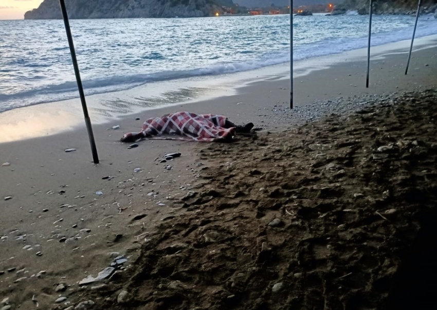 Kıyıya erkek cesedi vurdu