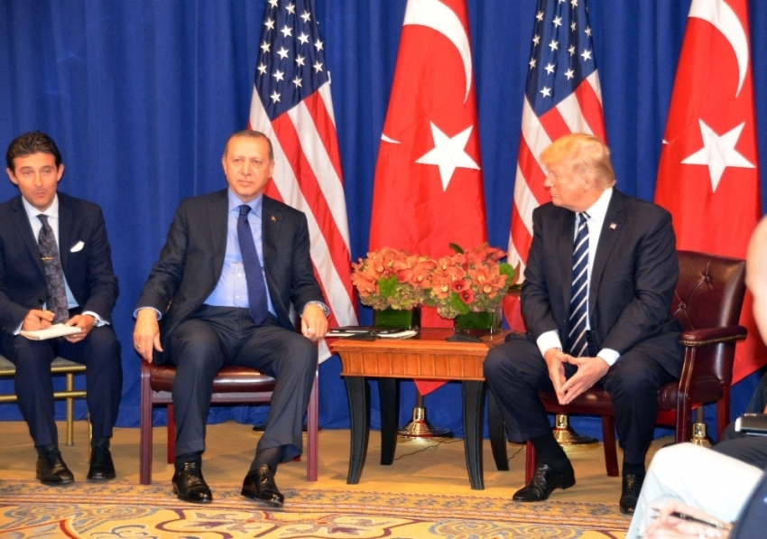 Erdoğan Trump ile Münbiç’i görüştü