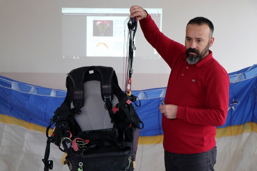Nevşehir’de yamaç paraşütü kursu açıldı