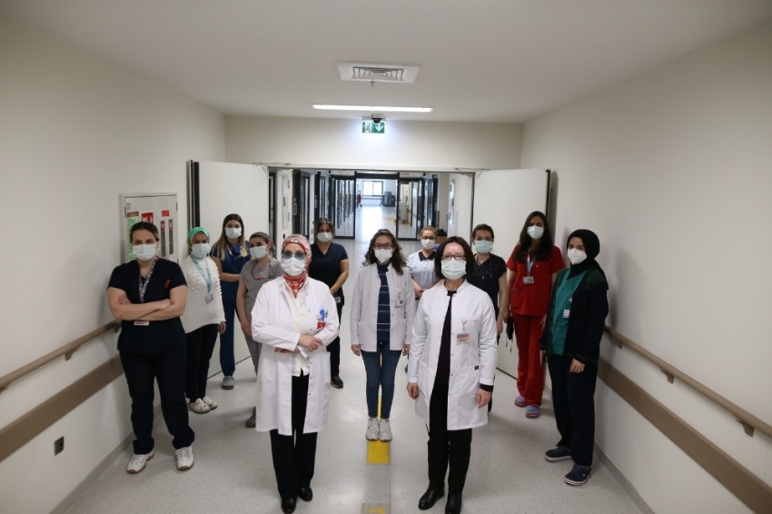  Bursa Şehir Hastanesi’nin Yanık Merkezi kadın sağlıkçılara emanet