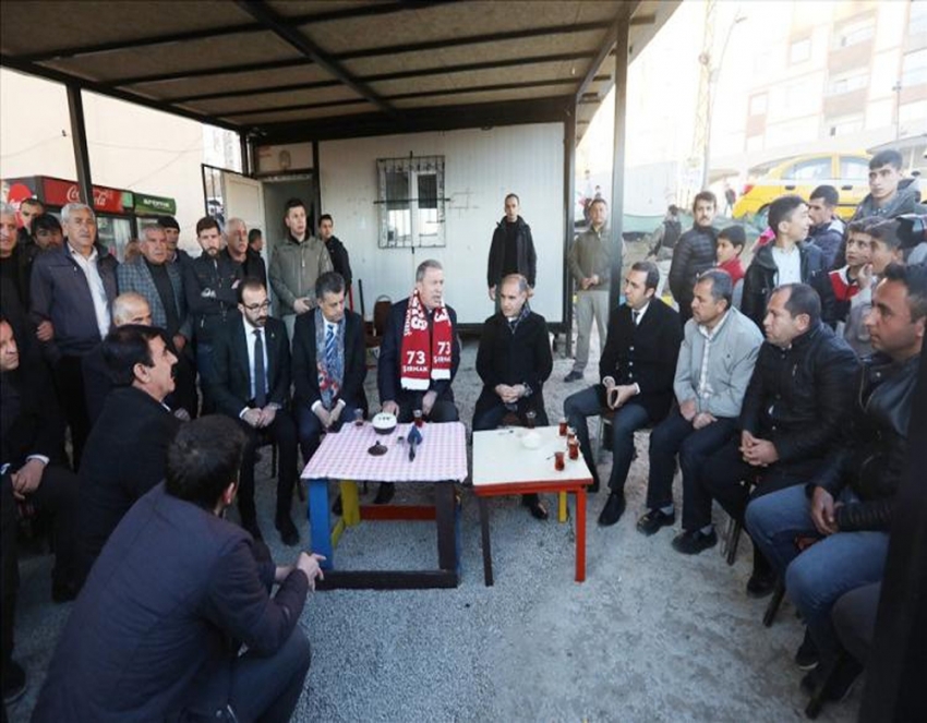 Milli Savunma Bakanı Akar, Şırnak esnafını ziyaret etti