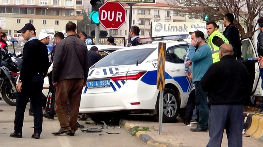Kilis'te trafik kazası: 2’si polis 4 yaralı